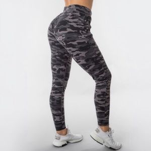 ALPHALETE Grey Camo joggers